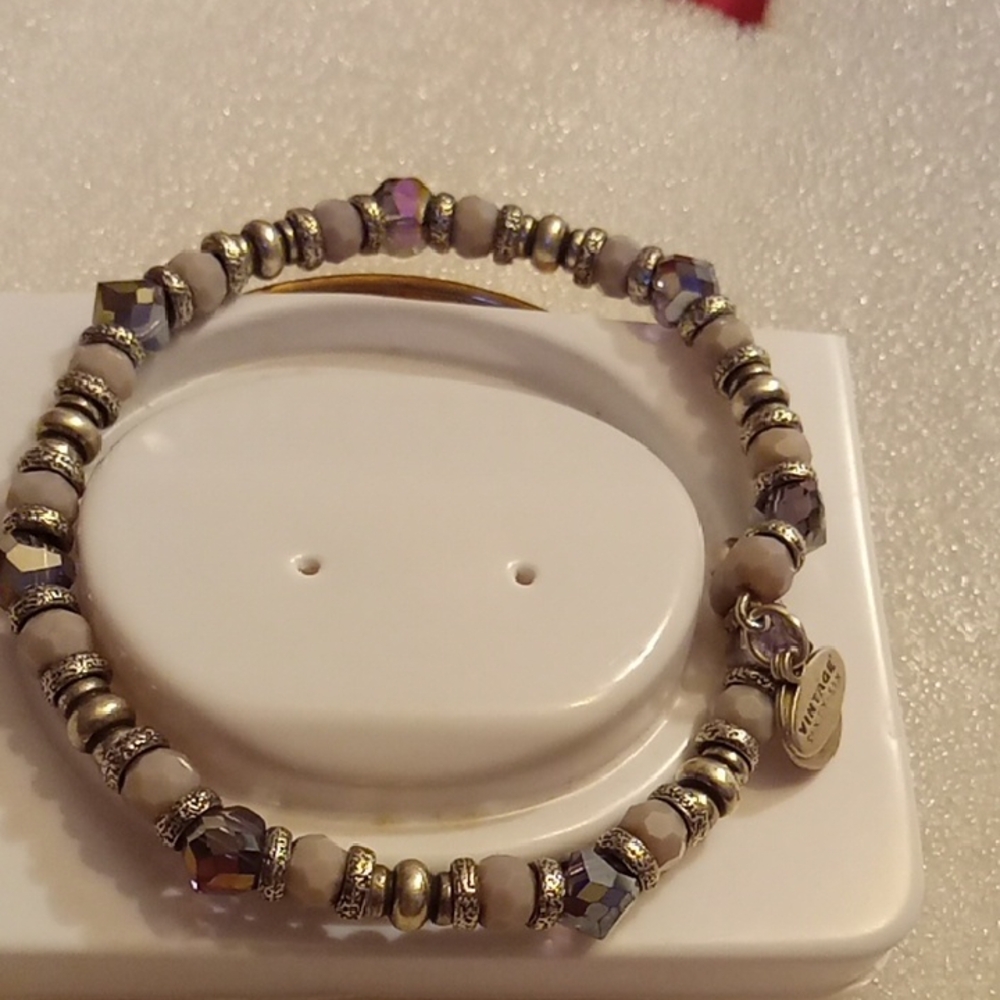 Elegant Beaded Bracelet with Silver Accents